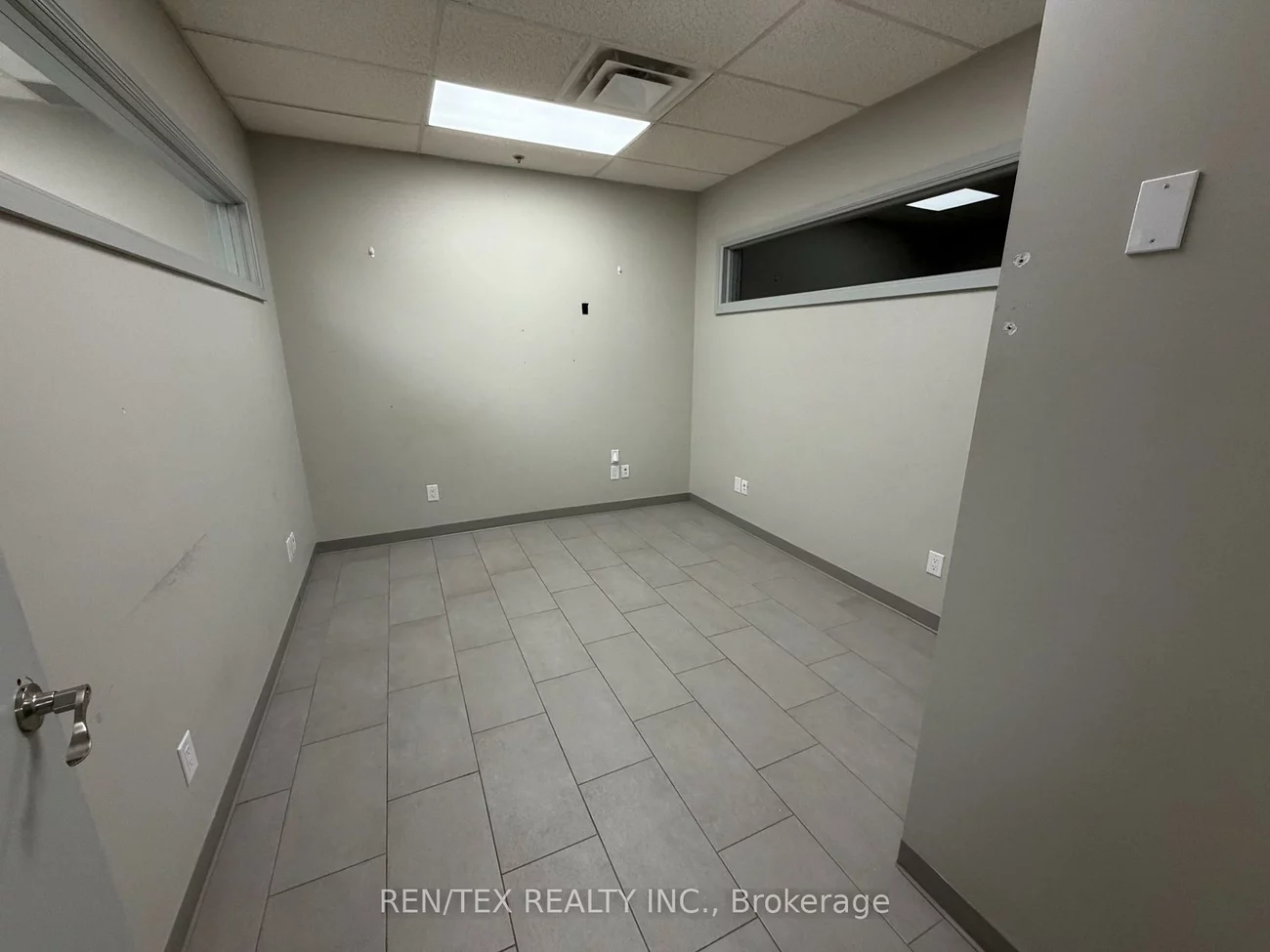 42, Steinway, West Humber-Clairville, Toronto