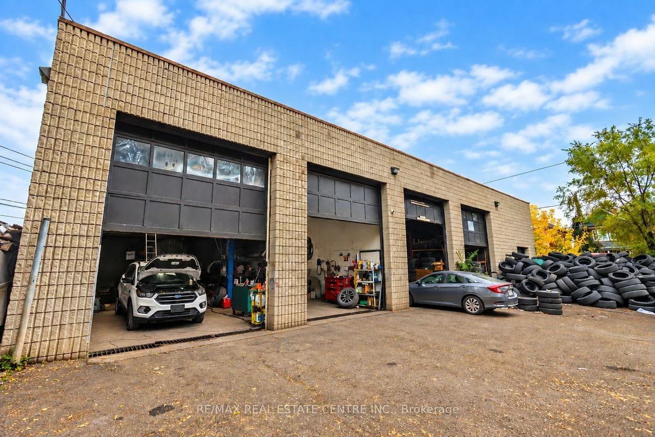 1000, Weston, Mount Dennis, Toronto