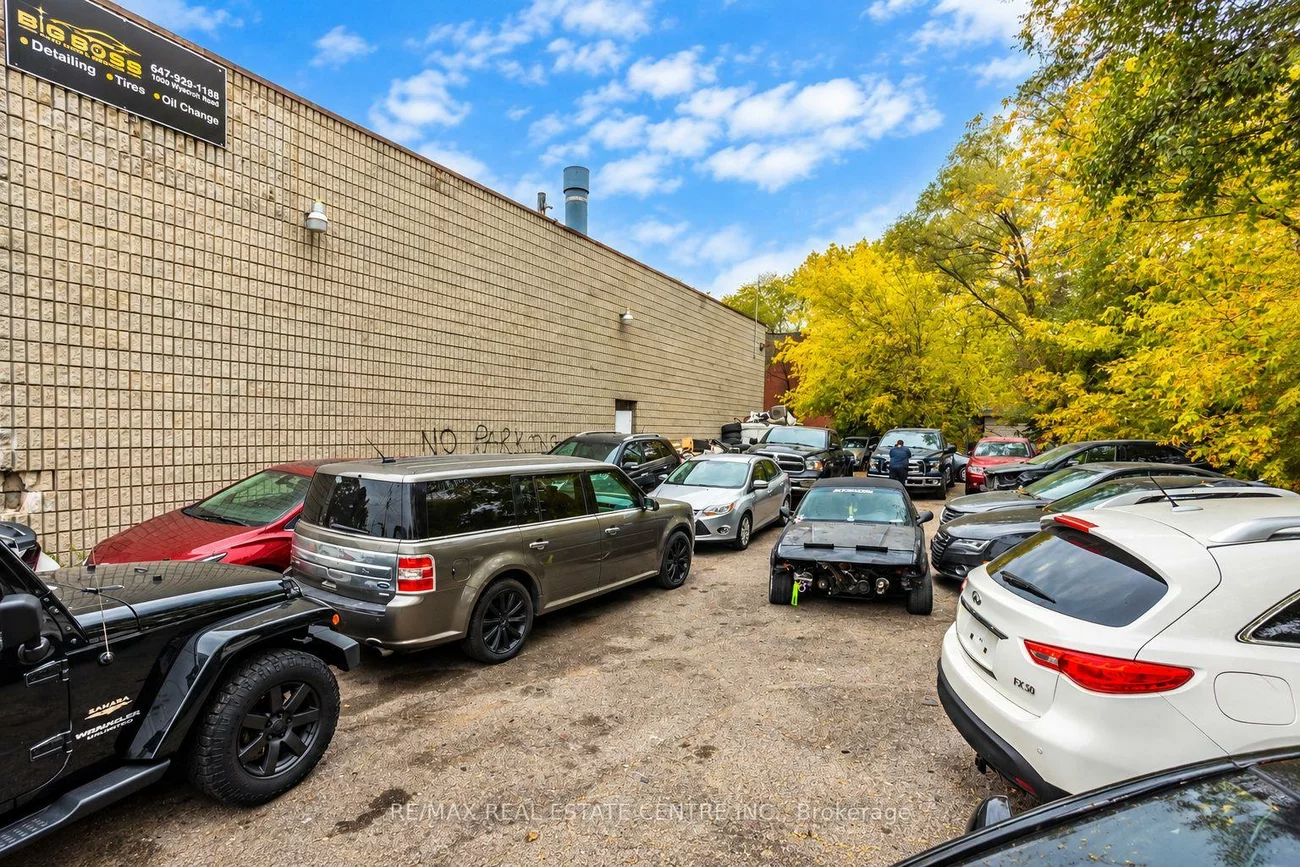1000, Weston, Mount Dennis, Toronto