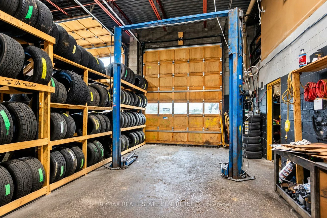 1000, Weston, Mount Dennis, Toronto