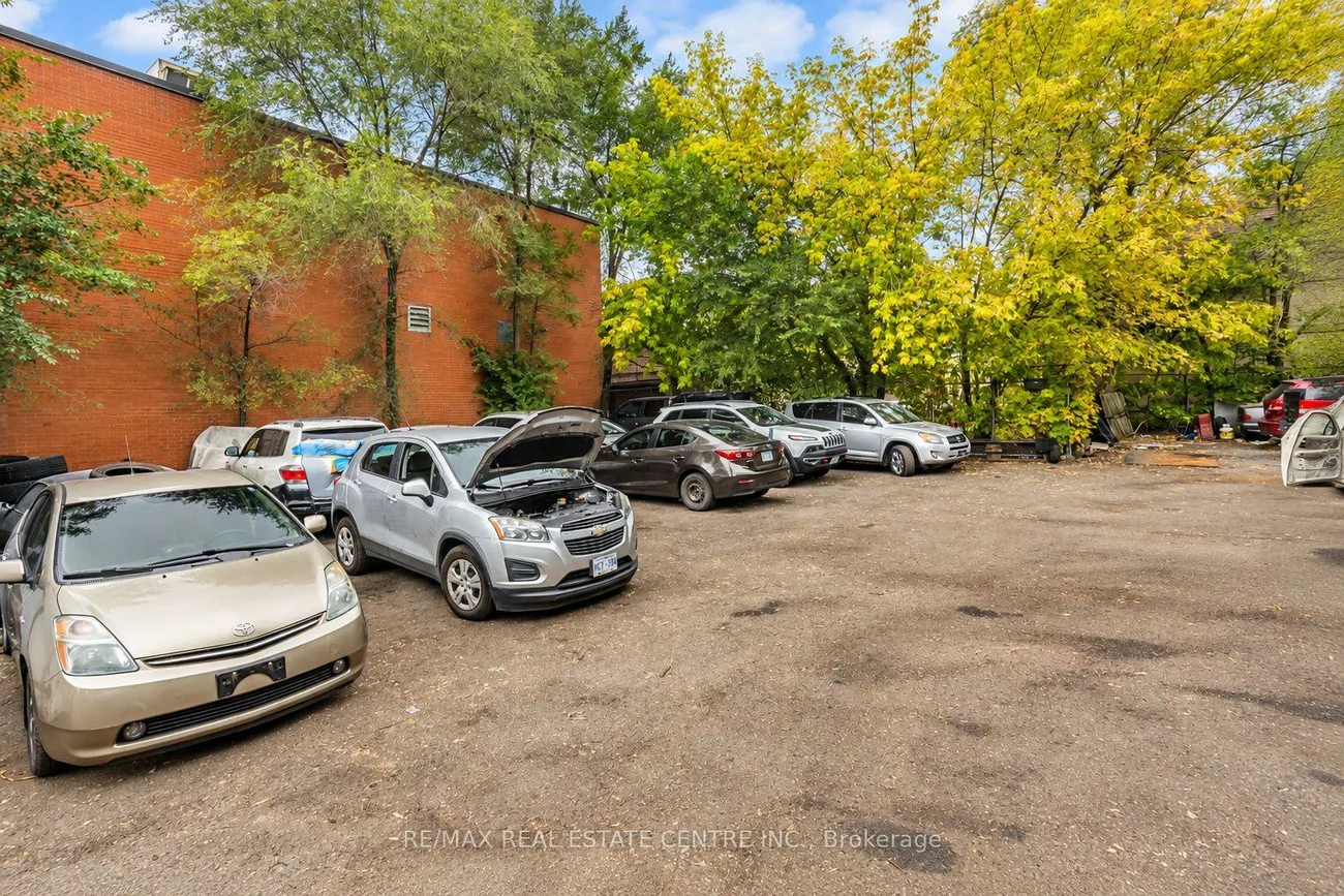 1000, Weston, Mount Dennis, Toronto