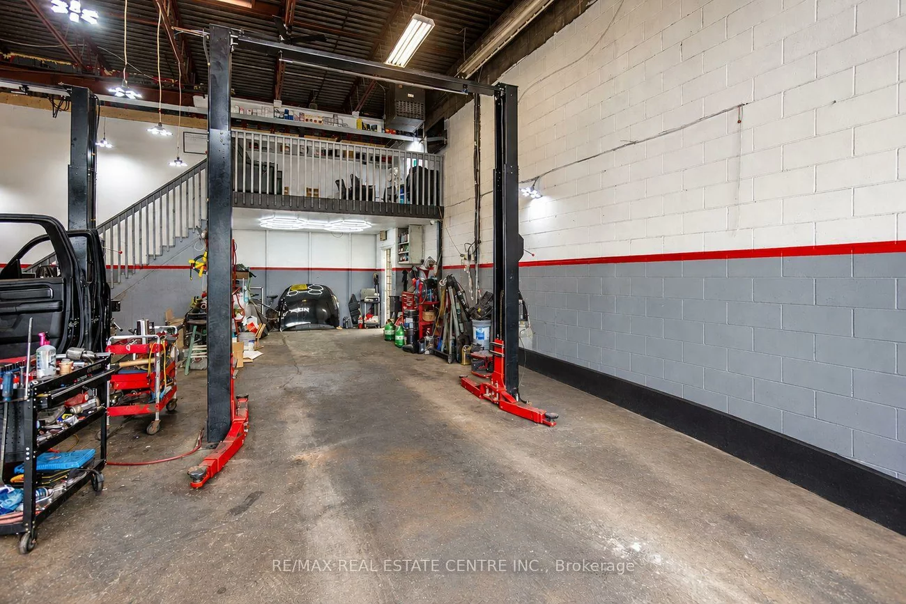 1000, Weston, Mount Dennis, Toronto