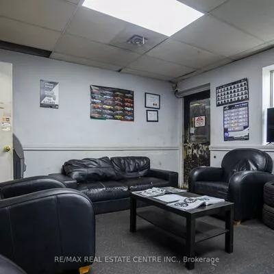 1000, Weston, Mount Dennis, Toronto