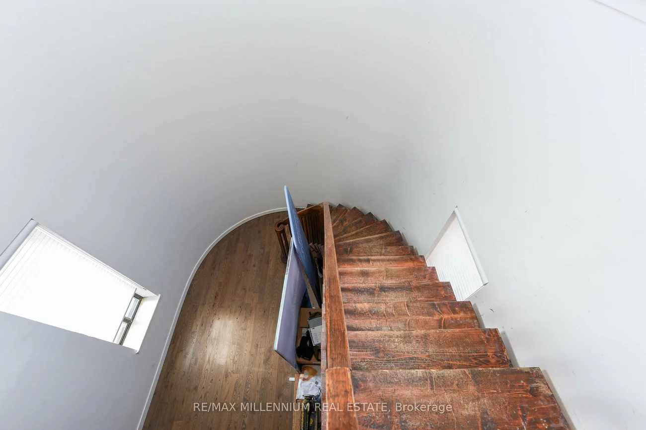 750, Oakdale, Glenfield-Jane Heights, Toronto