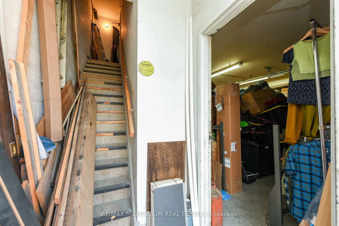 750, Oakdale, Glenfield-Jane Heights, Toronto