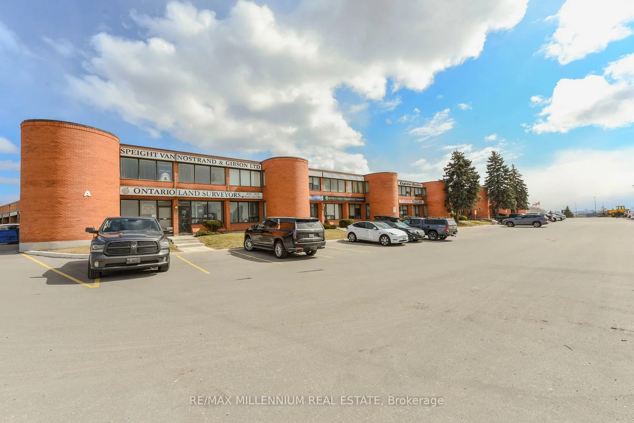 750, Oakdale, Glenfield-Jane Heights, Toronto
