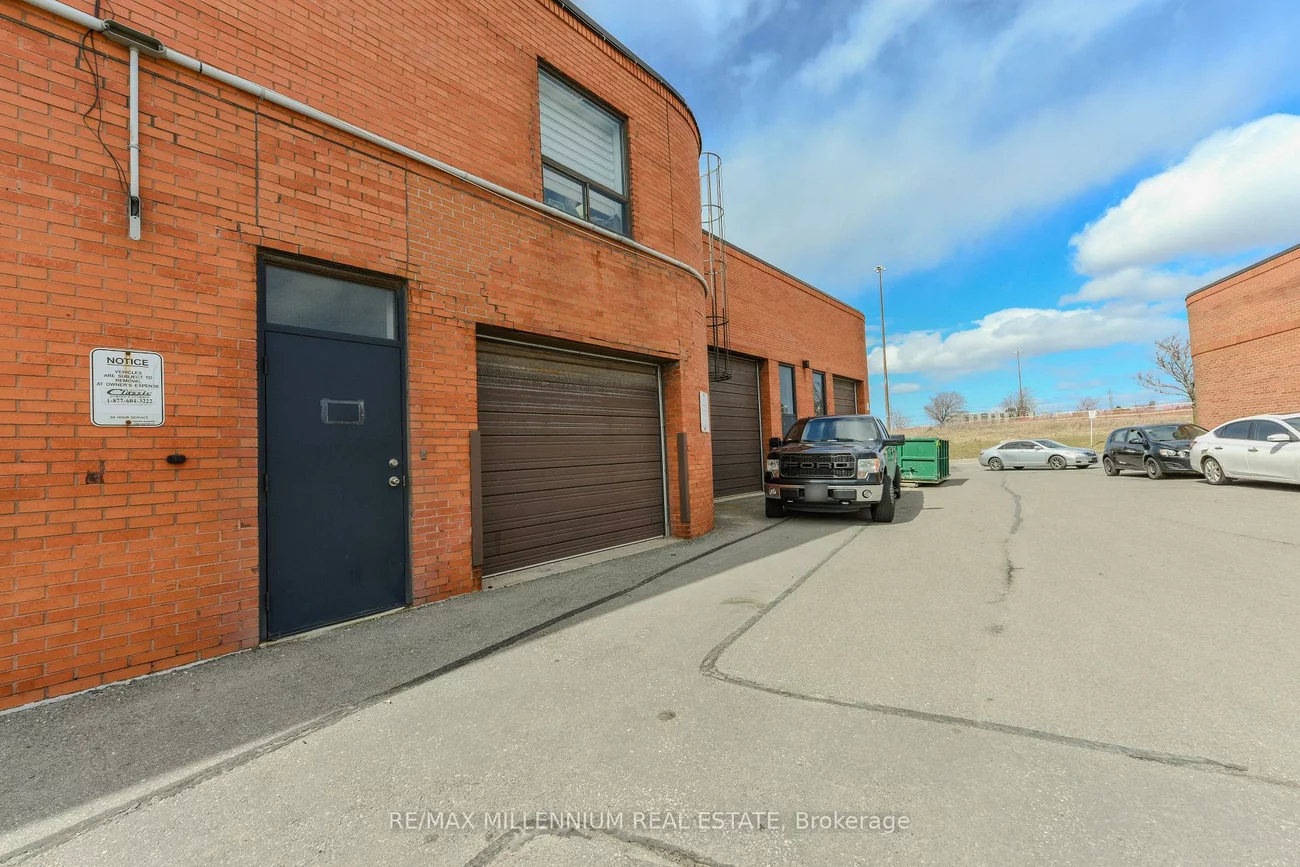750, Oakdale, Glenfield-Jane Heights, Toronto