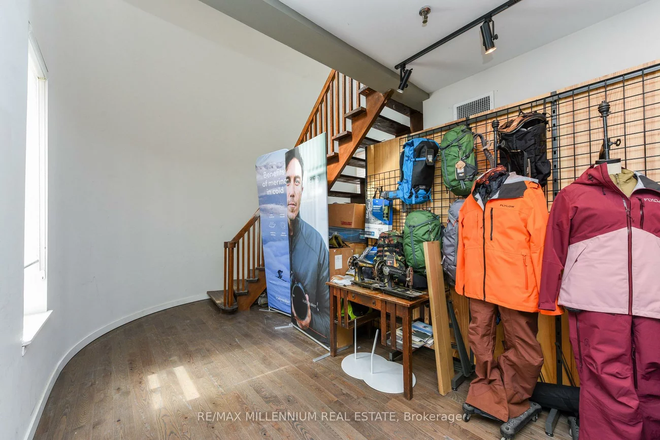 750, Oakdale, Glenfield-Jane Heights, Toronto