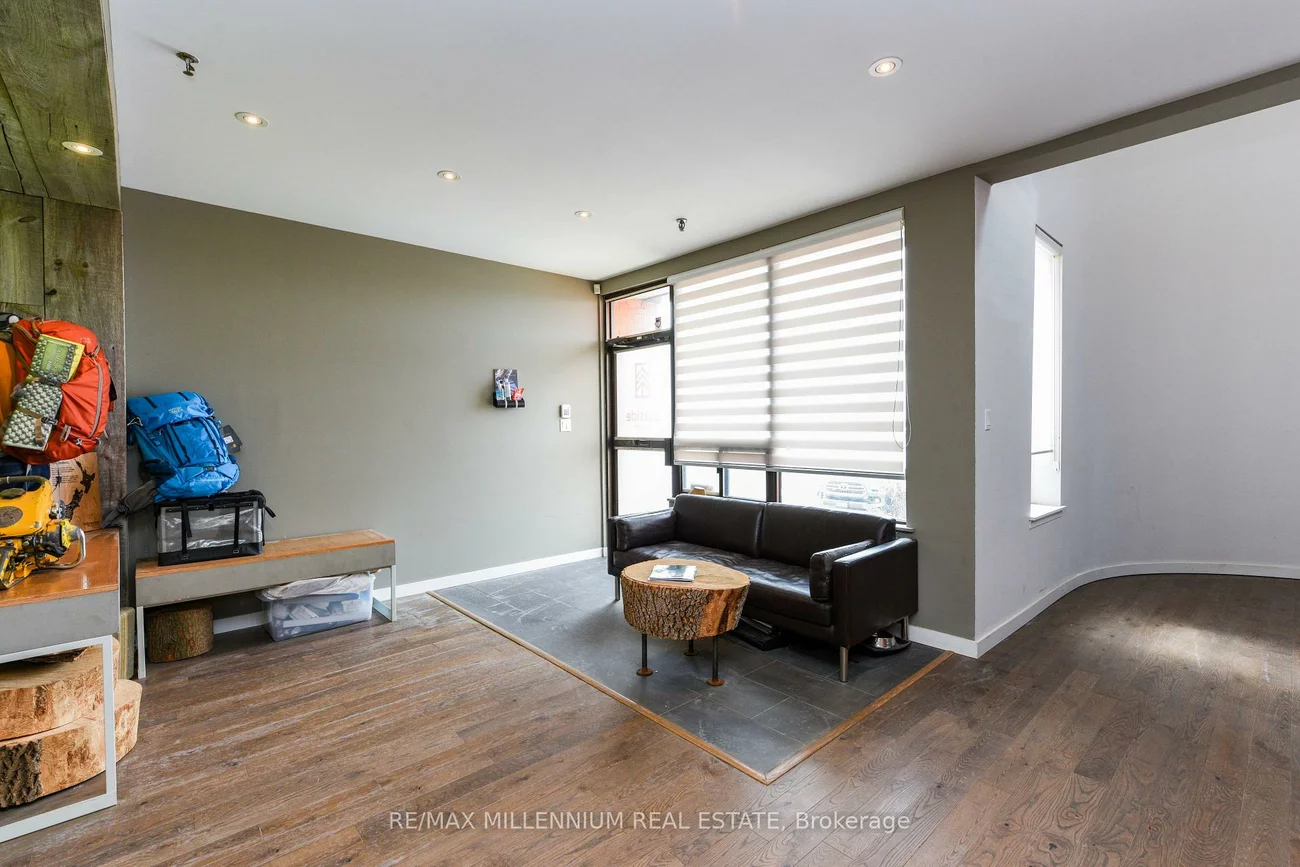 750, Oakdale, Glenfield-Jane Heights, Toronto