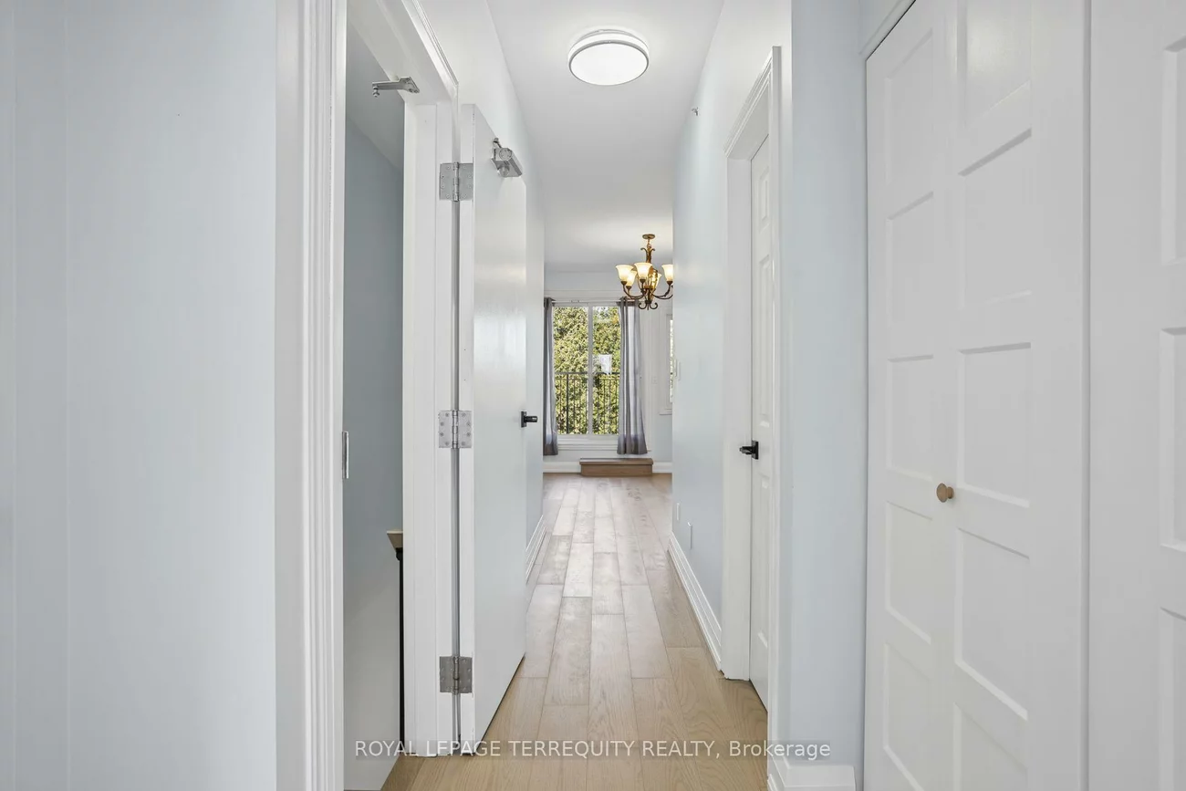 958, The Queensway, Stonegate-Queensway, Toronto