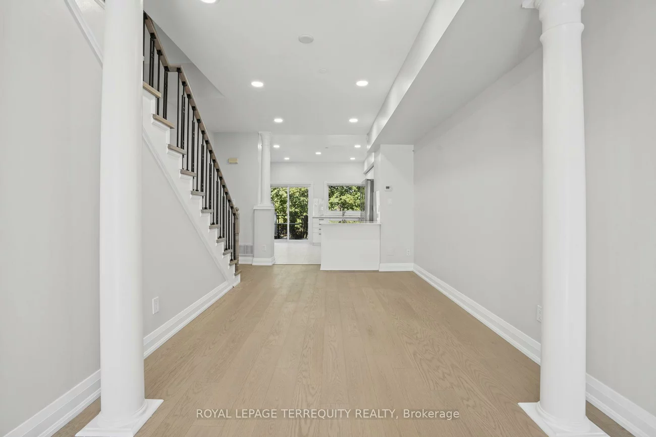 958, The Queensway, Stonegate-Queensway, Toronto
