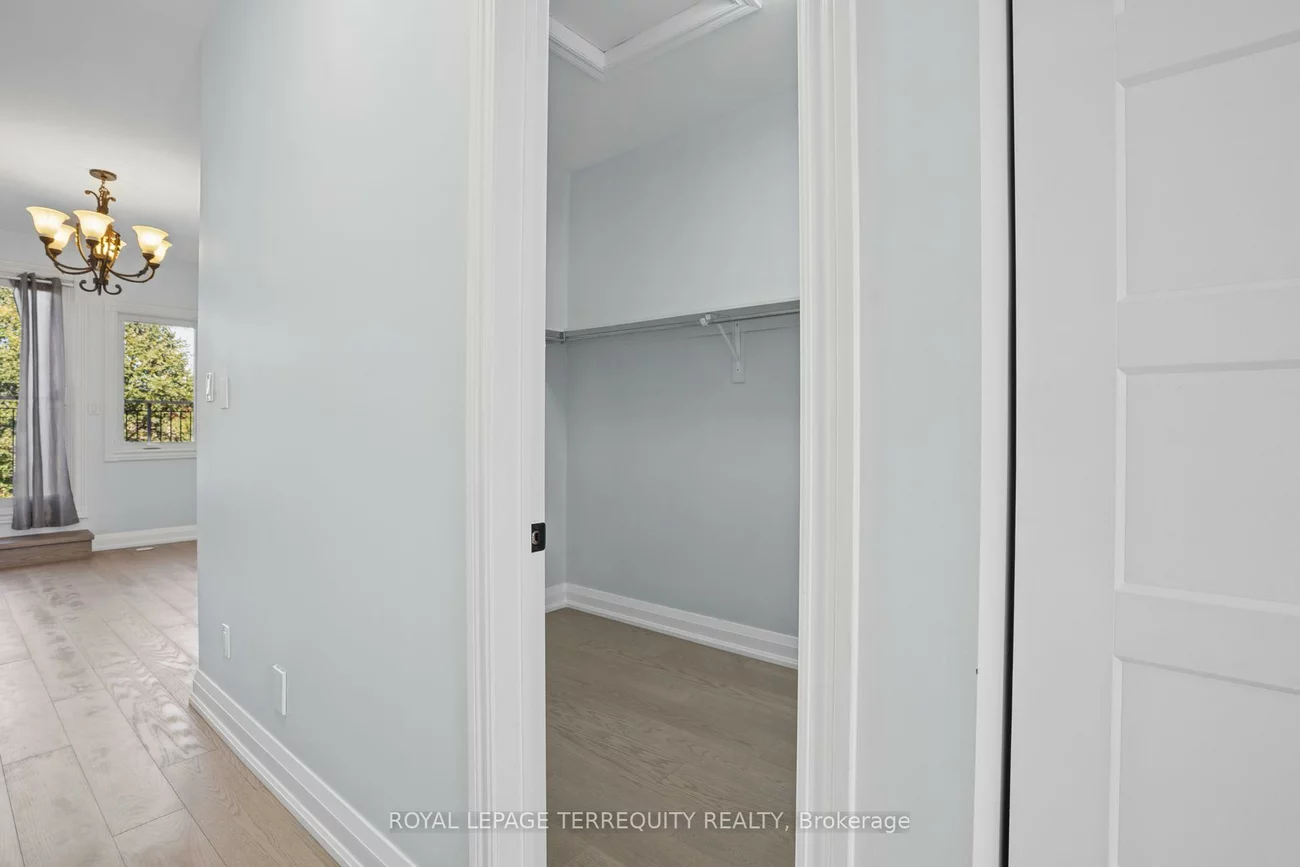958, The Queensway, Stonegate-Queensway, Toronto