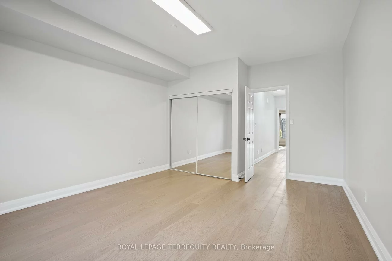 958, The Queensway, Stonegate-Queensway, Toronto