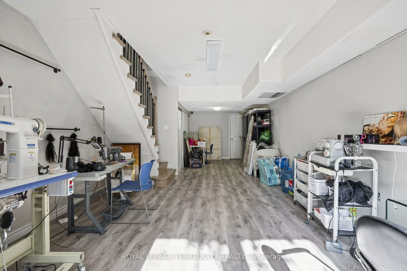 958, The Queensway, Stonegate-Queensway, Toronto