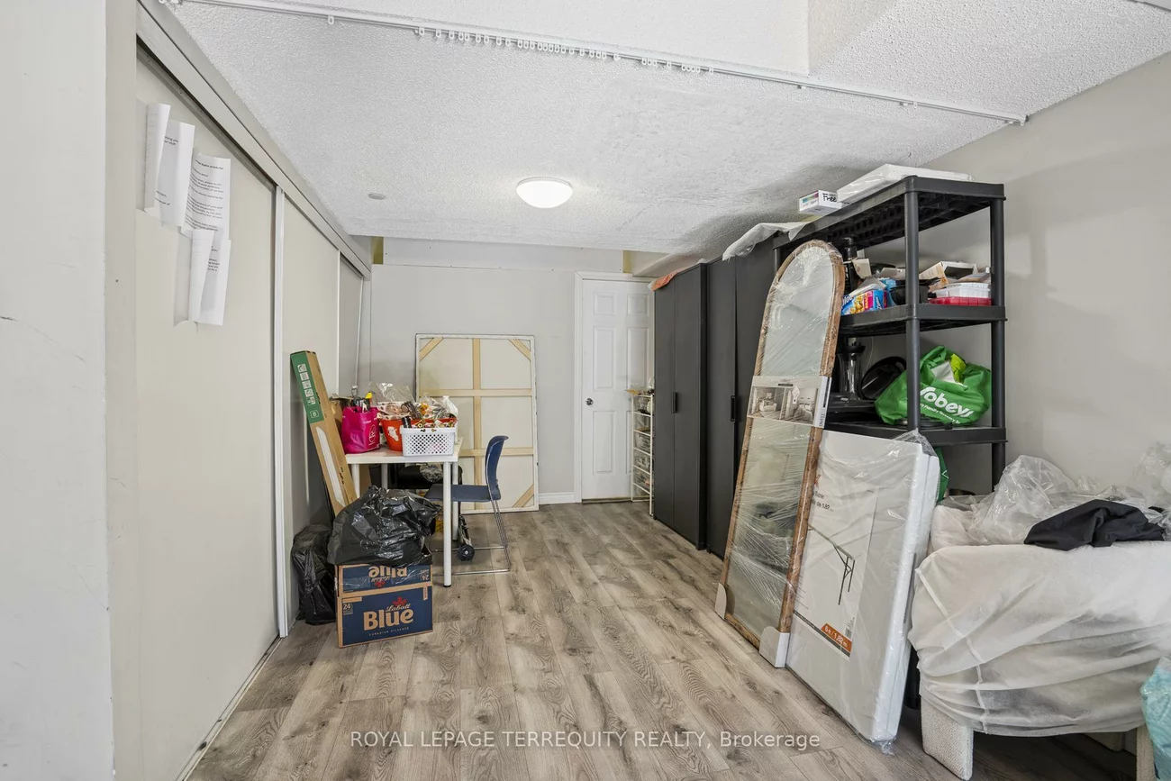 958, The Queensway, Stonegate-Queensway, Toronto