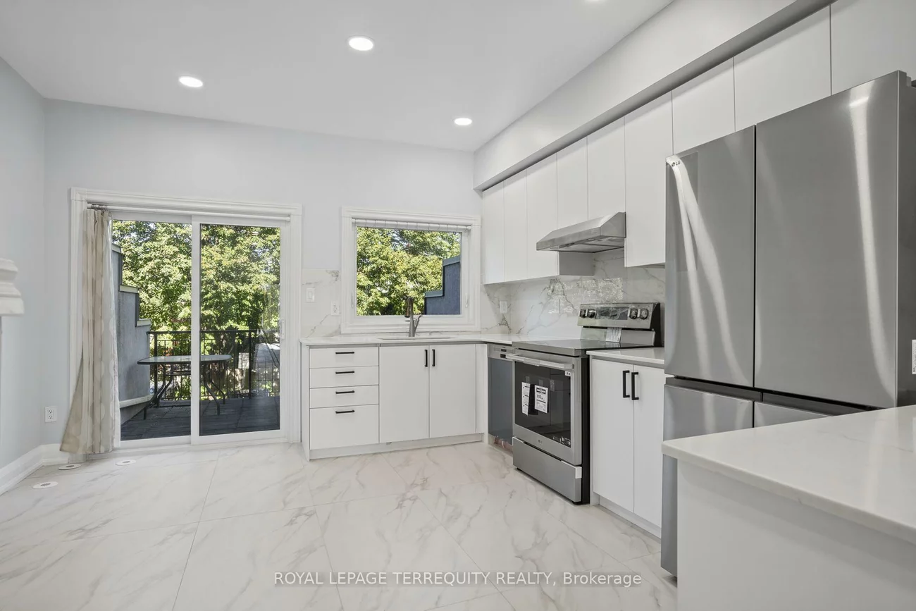 958, The Queensway, Stonegate-Queensway, Toronto