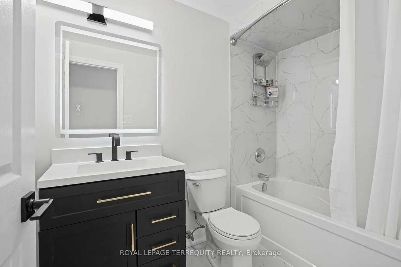 958, The Queensway, Stonegate-Queensway, Toronto