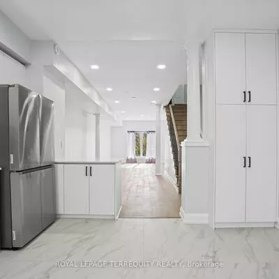 Commercial for sale, 958, The Queensway, Stonegate-Queensway, Toronto