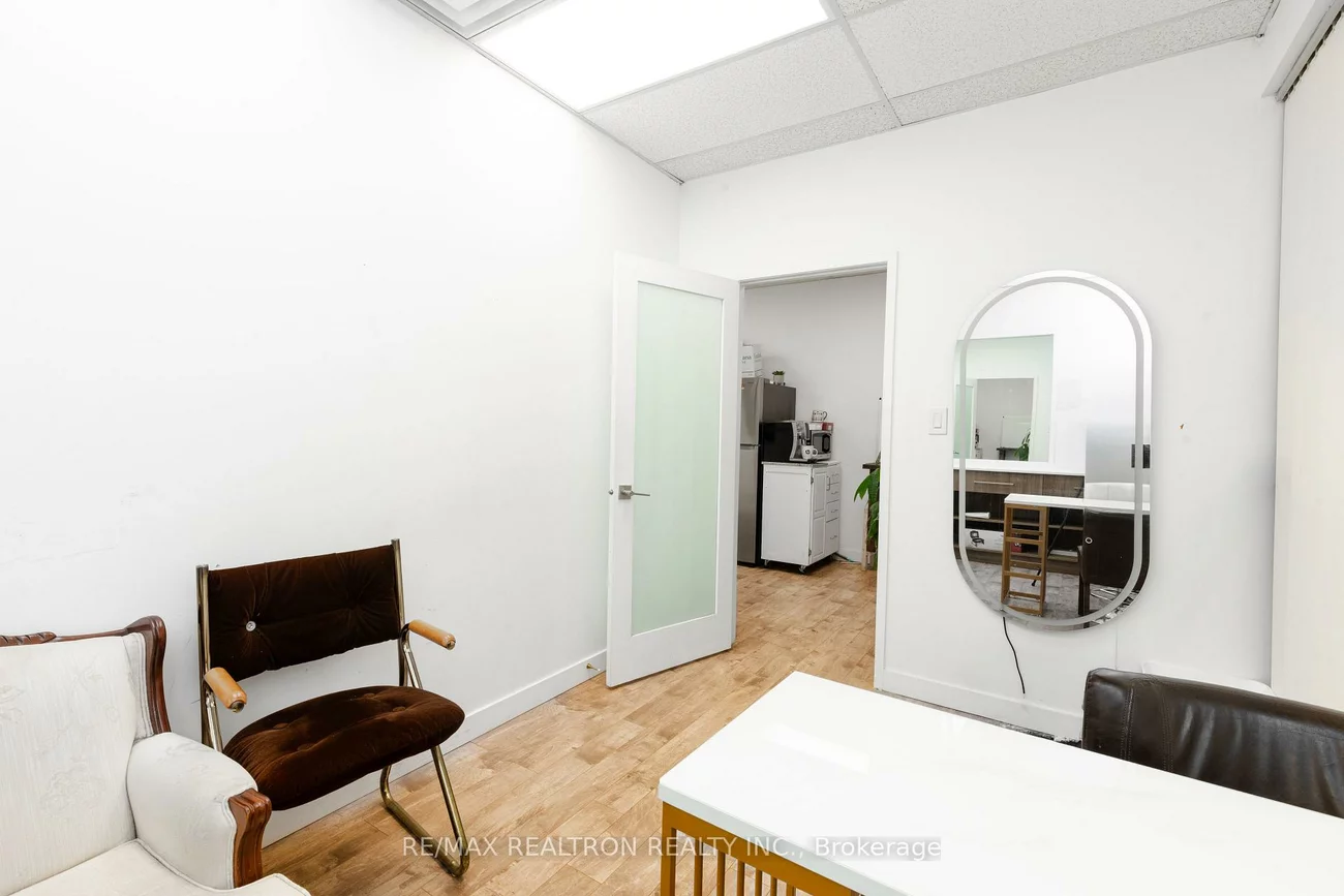 557, Dixon, West Humber-Clairville, Toronto
