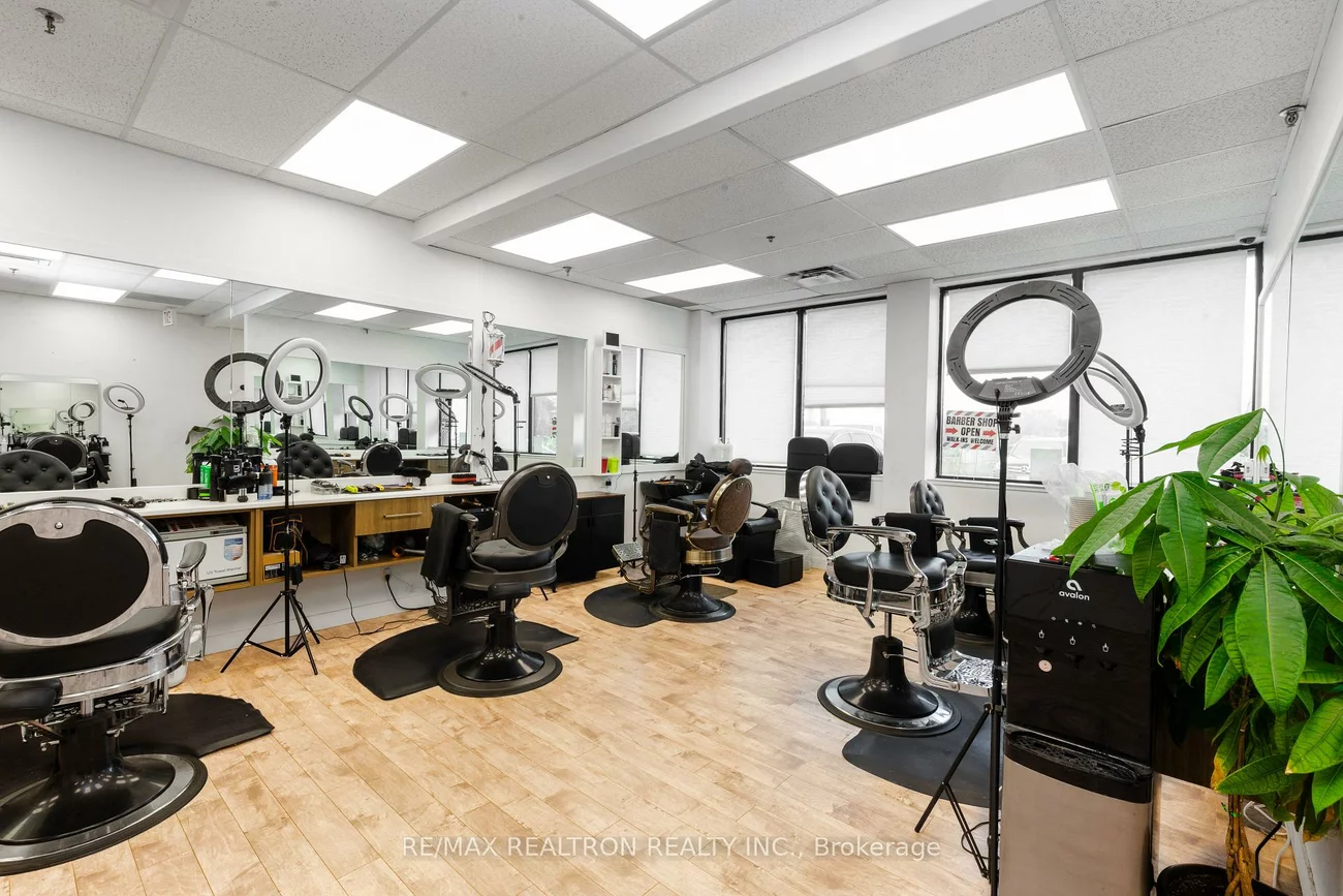 557, Dixon, West Humber-Clairville, Toronto