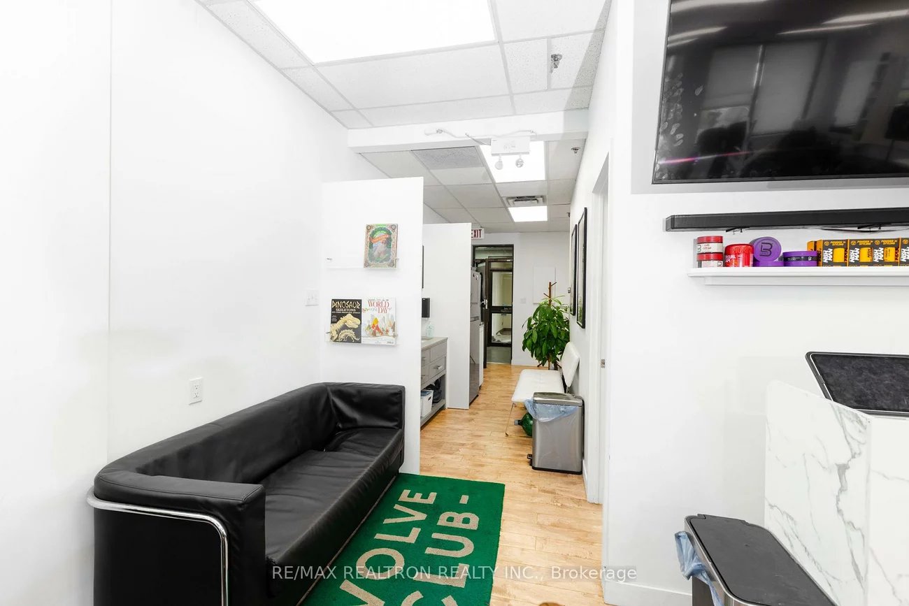 557, Dixon, West Humber-Clairville, Toronto