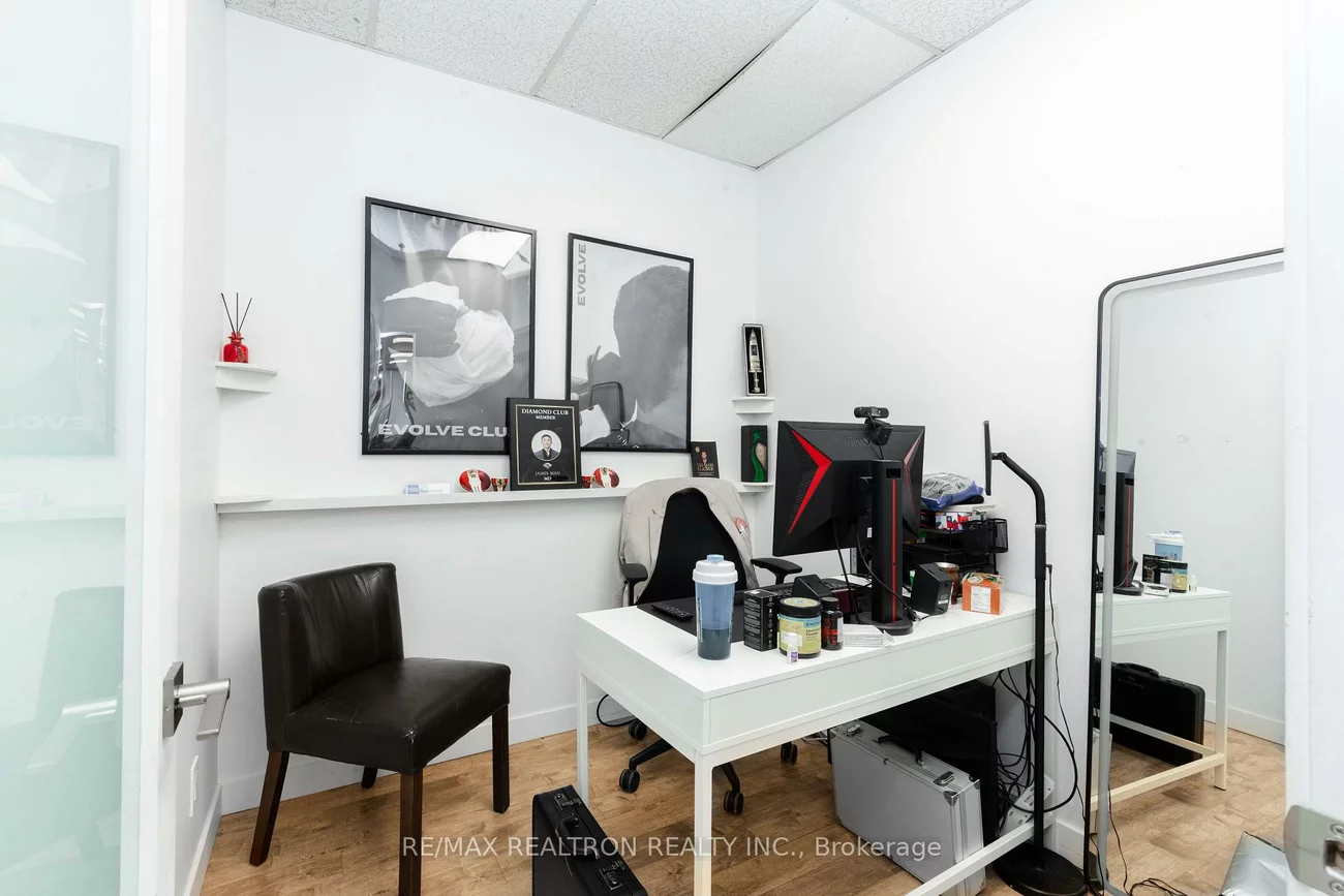 557, Dixon, West Humber-Clairville, Toronto