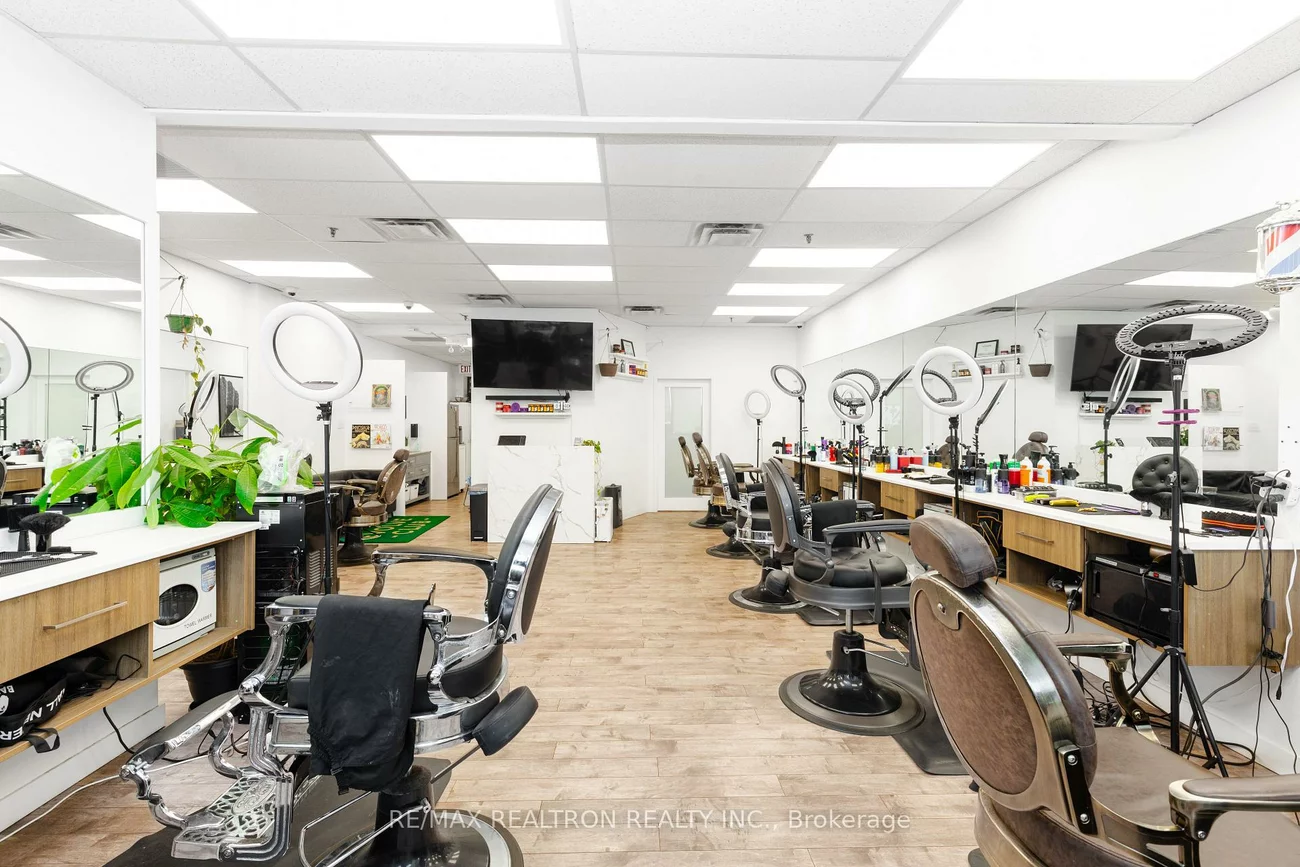 557, Dixon, West Humber-Clairville, Toronto