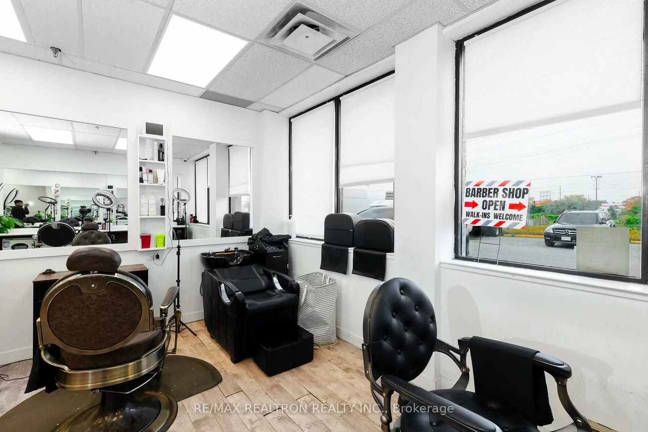 557, Dixon, West Humber-Clairville, Toronto