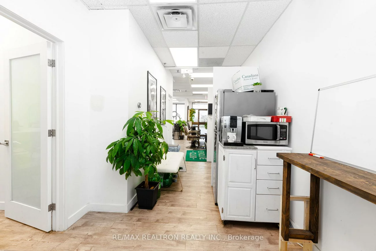 557, Dixon, West Humber-Clairville, Toronto