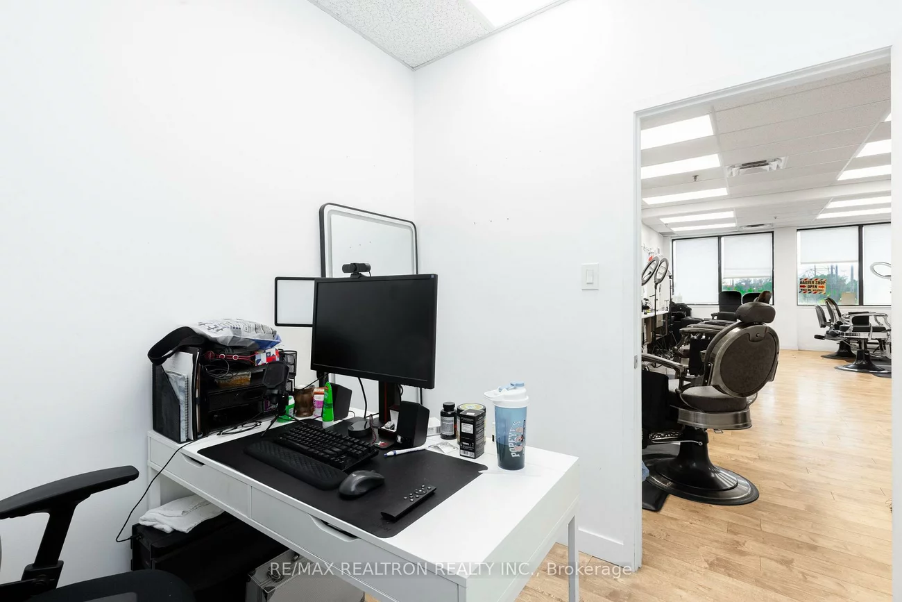 557, Dixon, West Humber-Clairville, Toronto