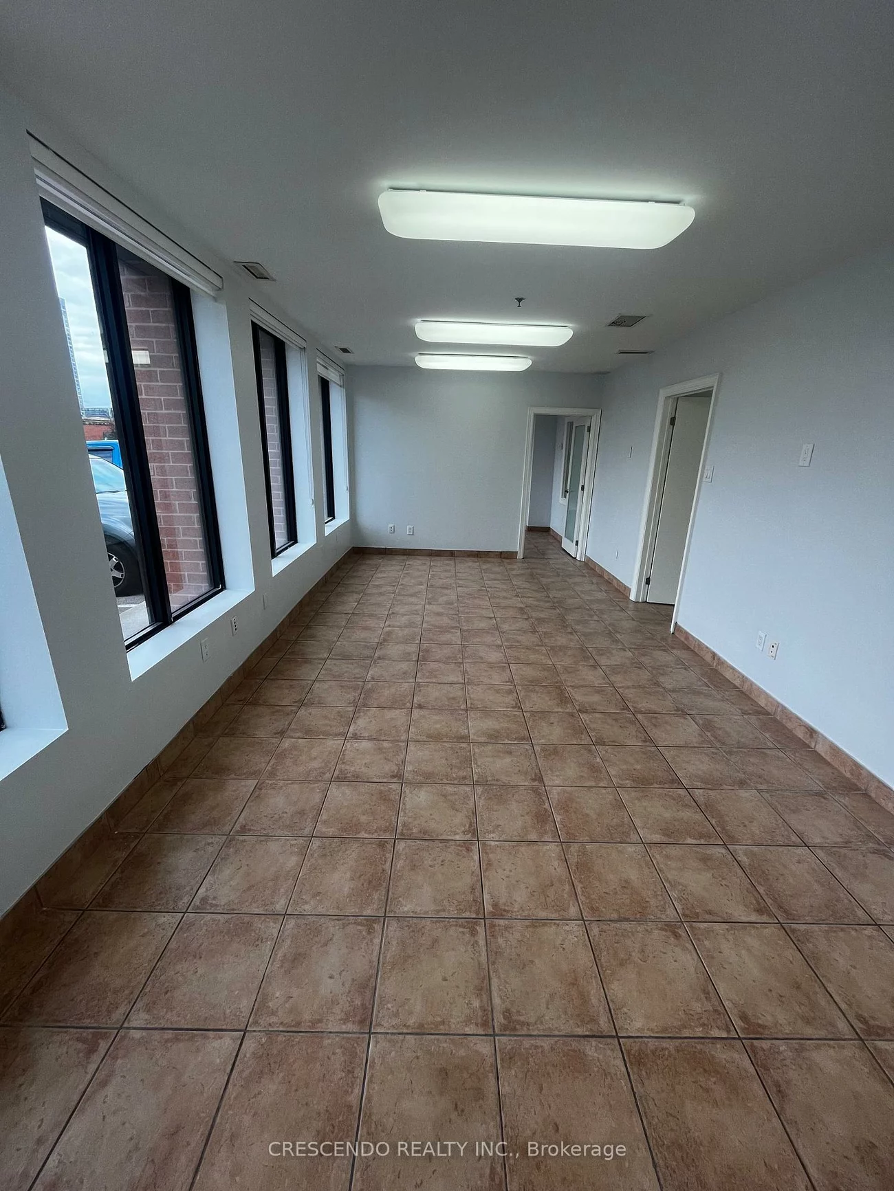 131, Winges, Pine Valley Business Park, Vaughan