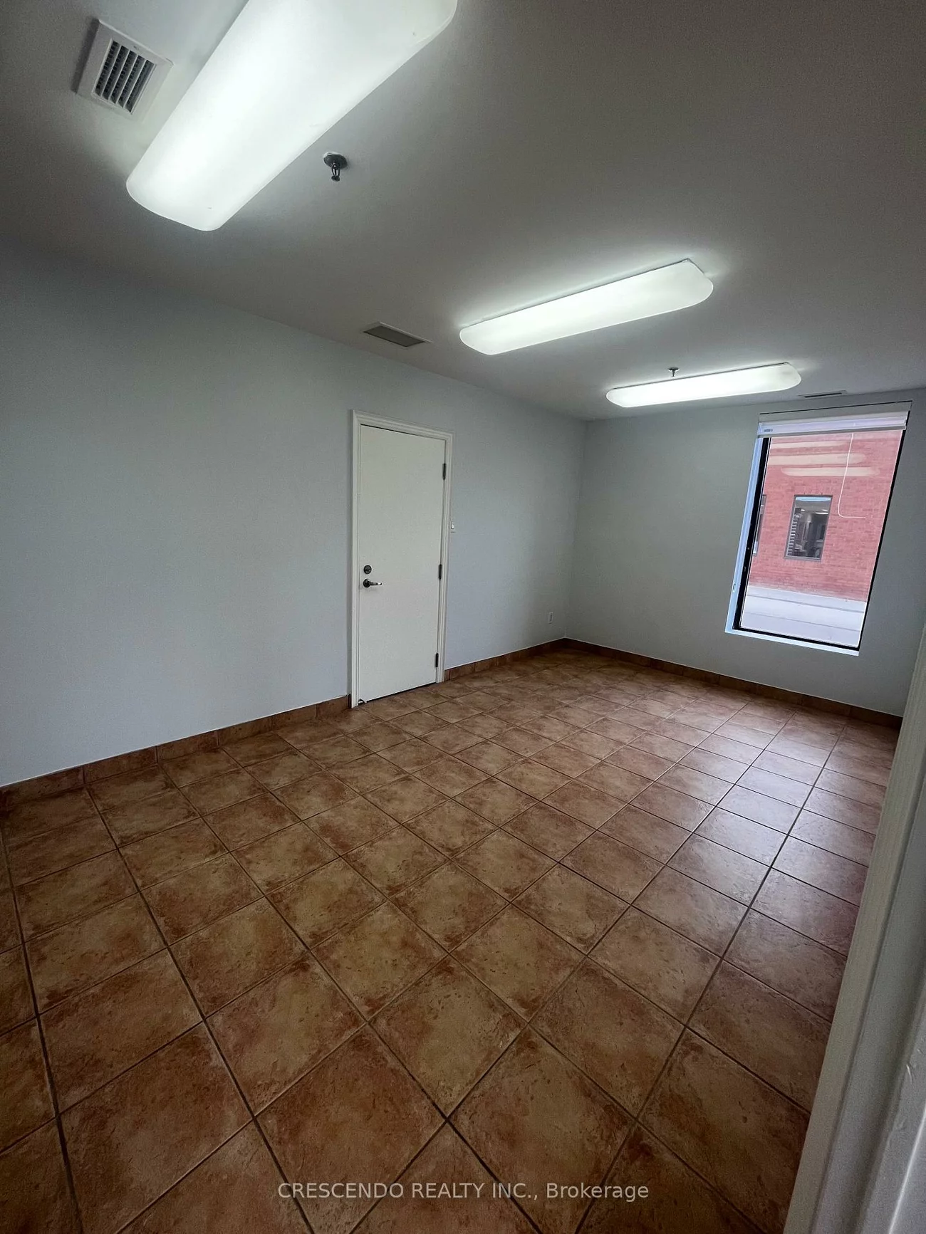 131, Winges, Pine Valley Business Park, Vaughan