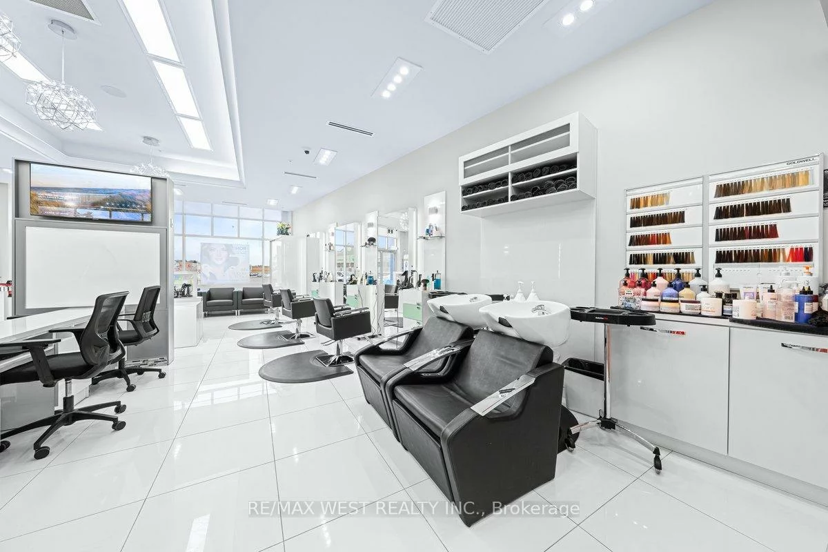 1480, Major Mackenzie Dr W, Patterson, Vaughan