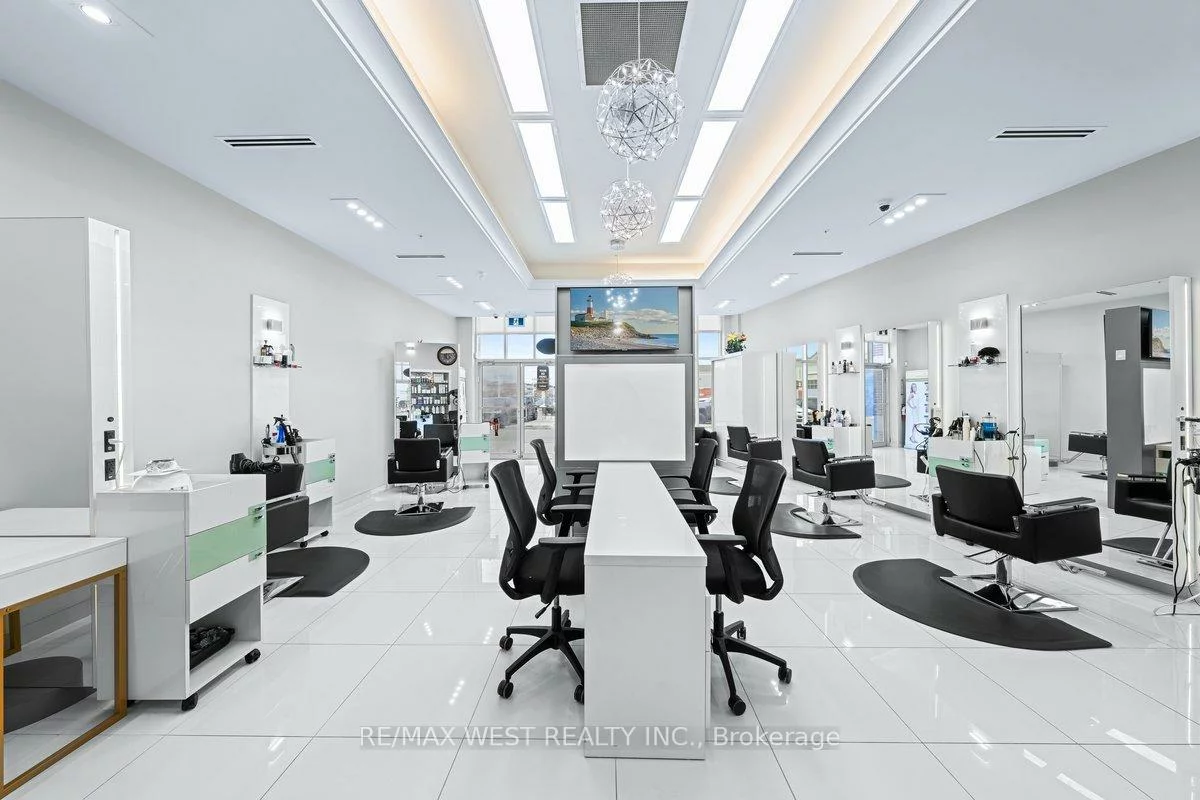 1480, Major Mackenzie Dr W, Patterson, Vaughan