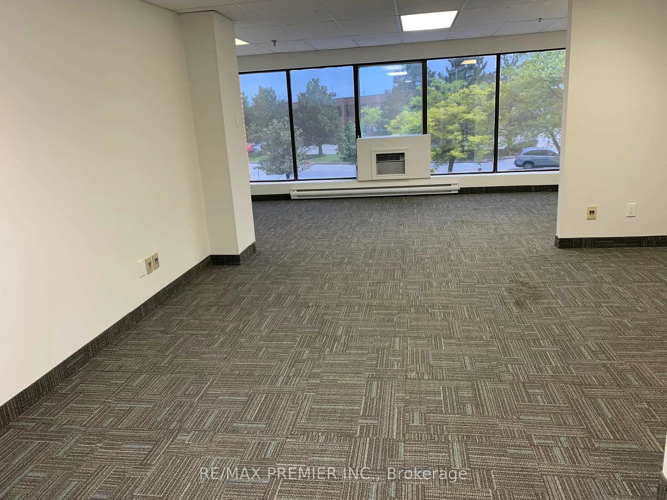 136, Winges, Pine Valley Business Park, Vaughan