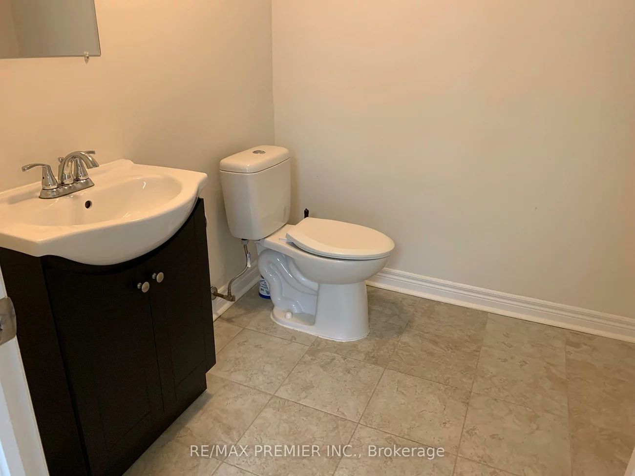 136, Winges, Pine Valley Business Park, Vaughan