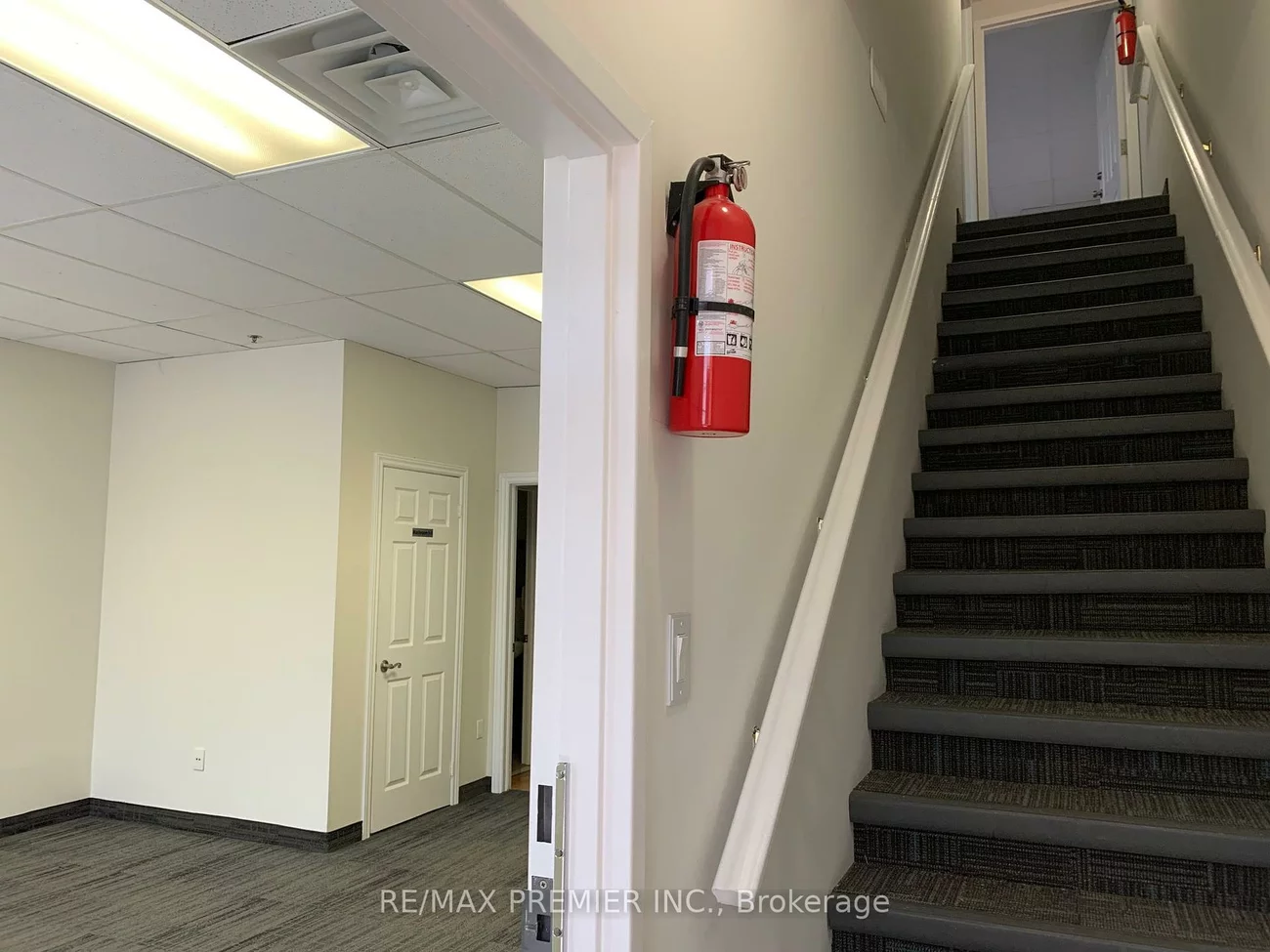 136, Winges, Pine Valley Business Park, Vaughan