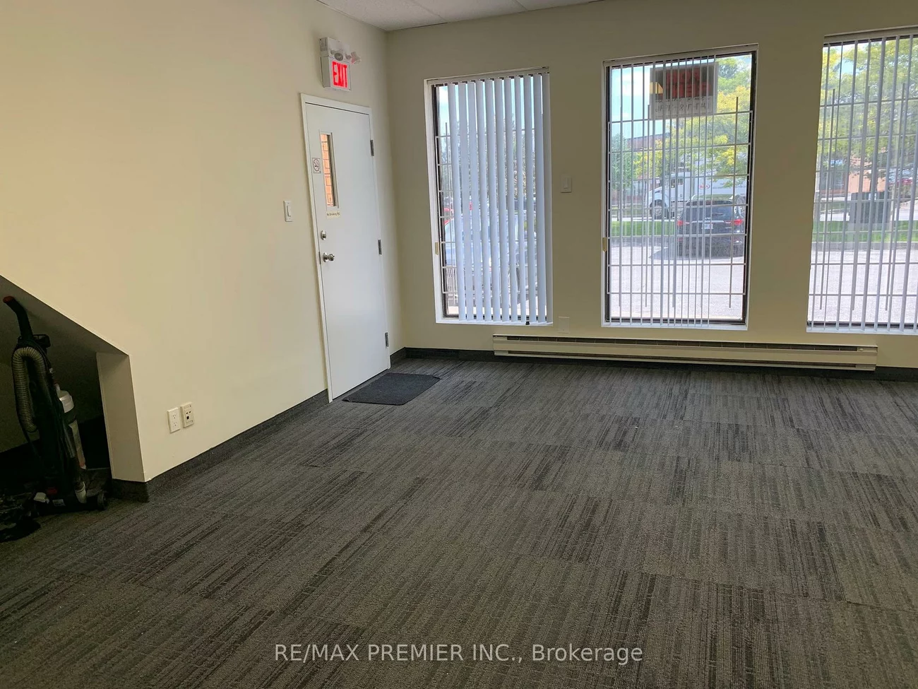 136, Winges, Pine Valley Business Park, Vaughan