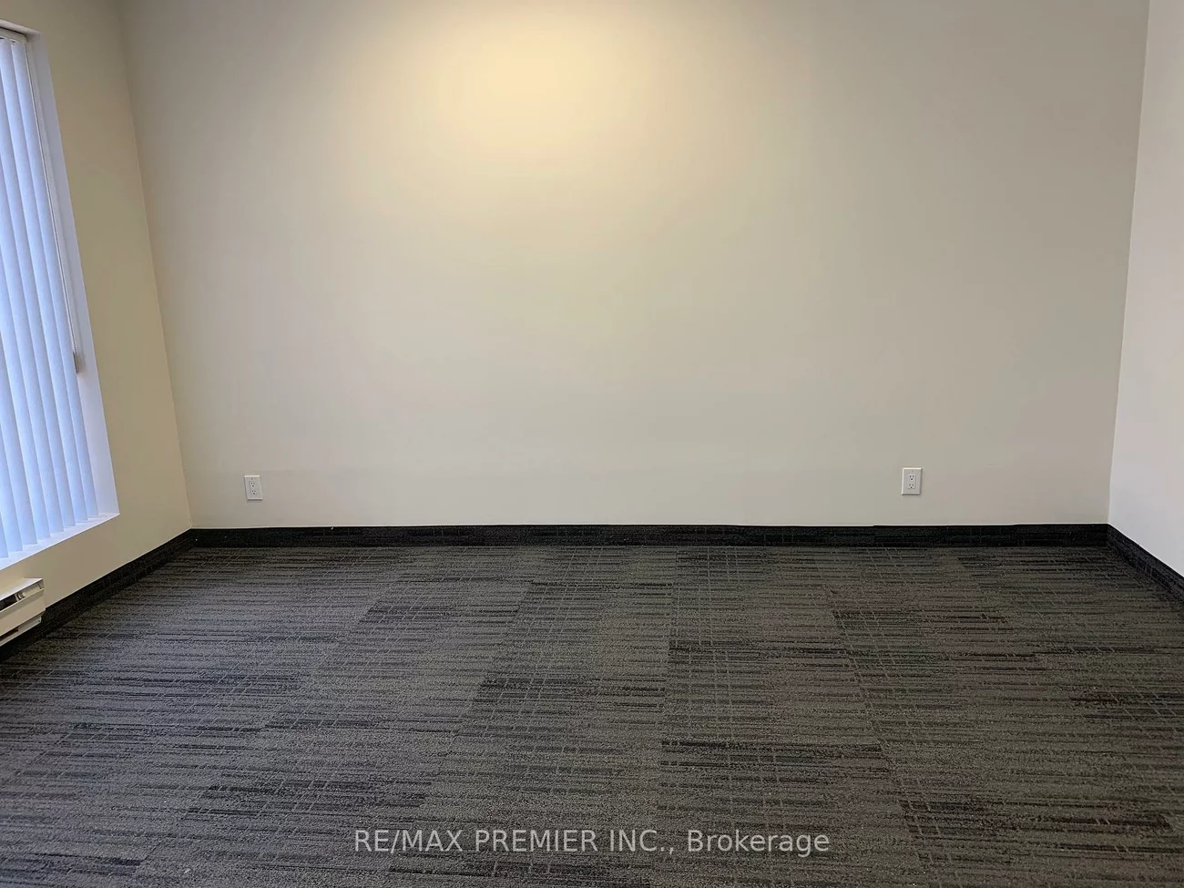 136, Winges, Pine Valley Business Park, Vaughan