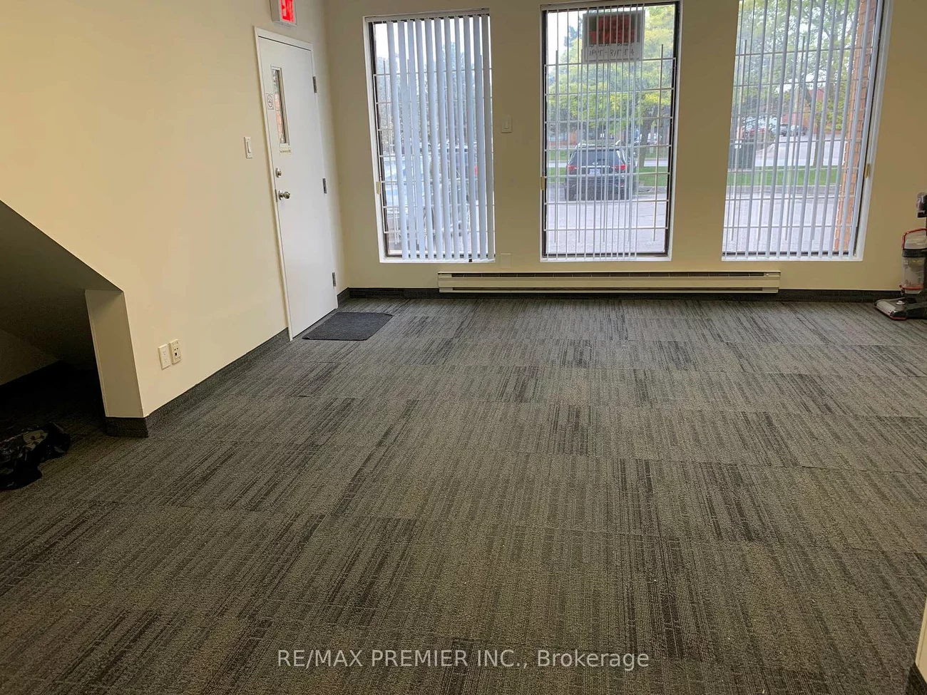 136, Winges, Pine Valley Business Park, Vaughan