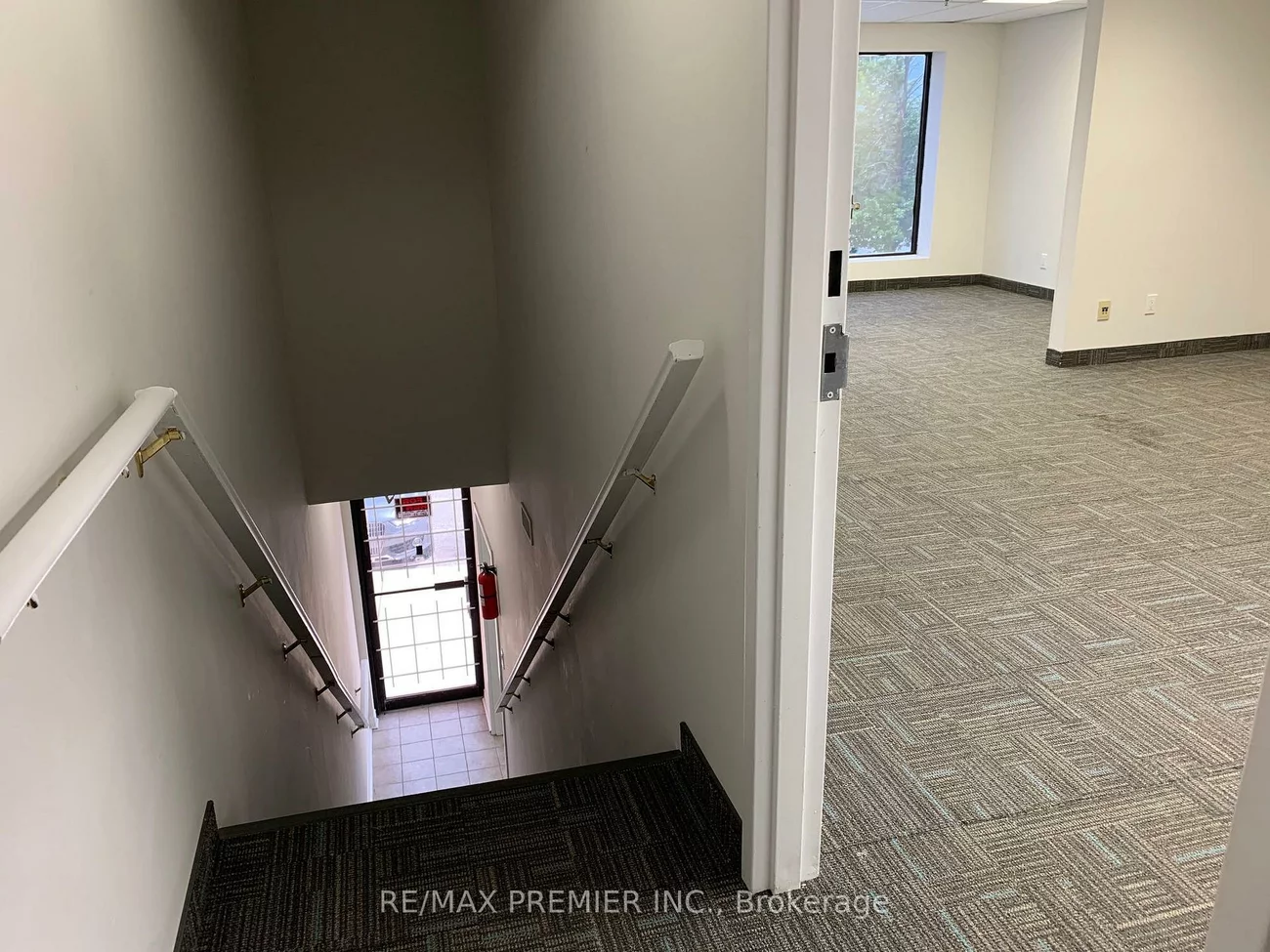 136, Winges, Pine Valley Business Park, Vaughan