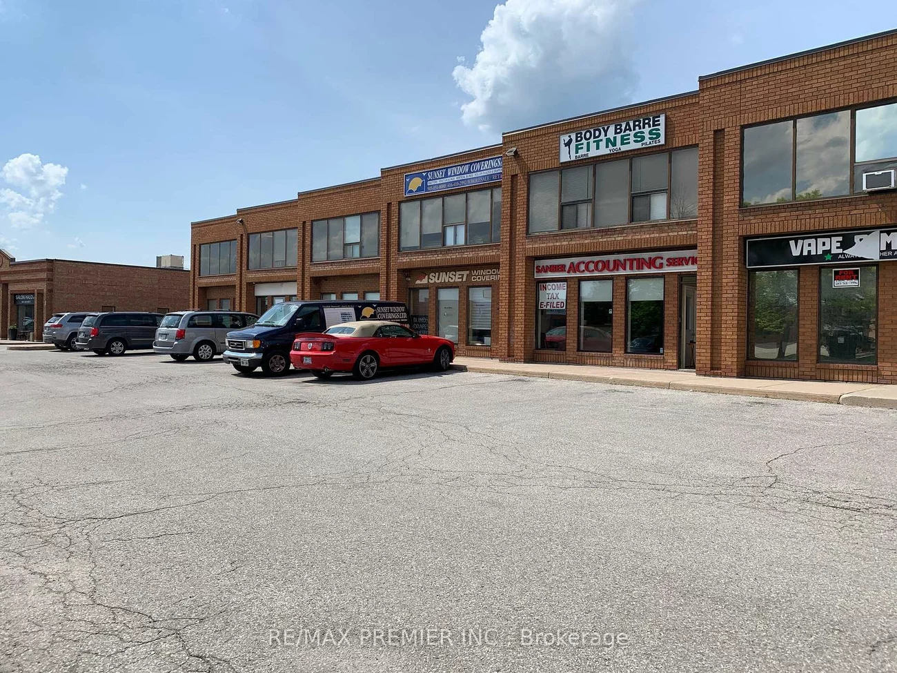 136, Winges, Pine Valley Business Park, Vaughan