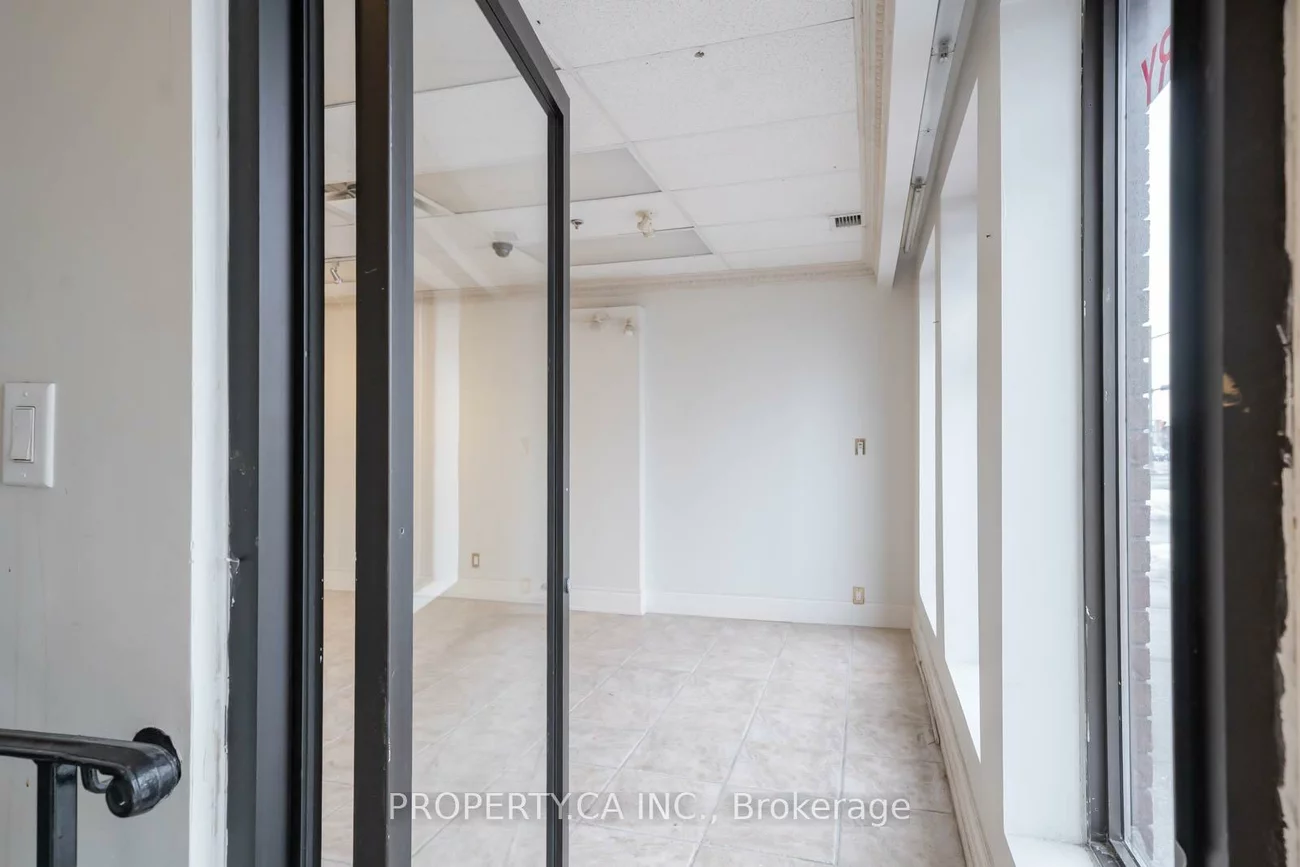 136, Winges, Pine Valley Business Park, Vaughan