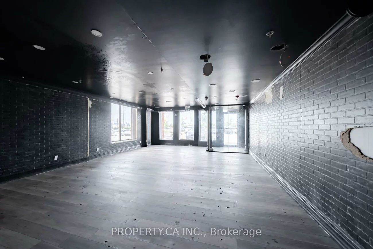 136, Winges, Pine Valley Business Park, Vaughan