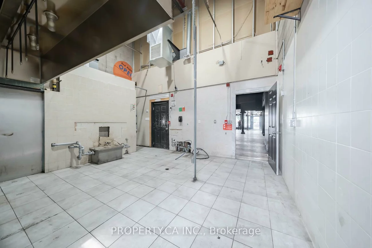 136, Winges, Pine Valley Business Park, Vaughan