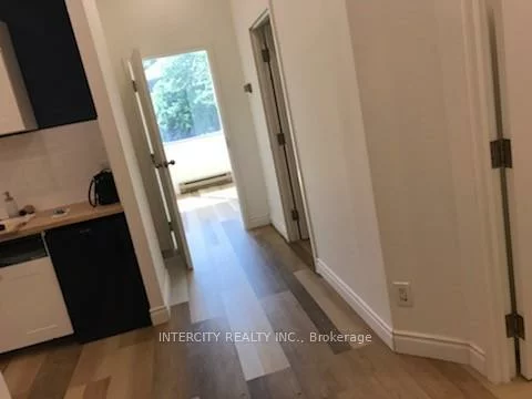 8077, Islington, East Woodbridge, Vaughan