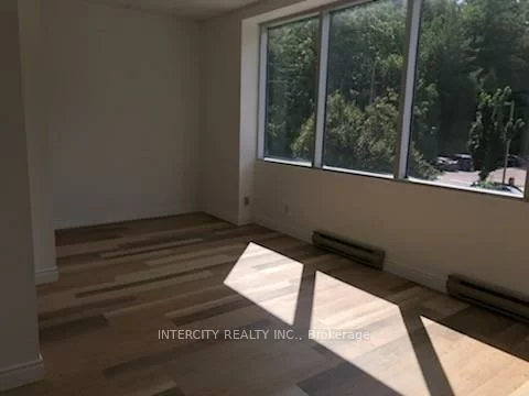 8077, Islington, East Woodbridge, Vaughan