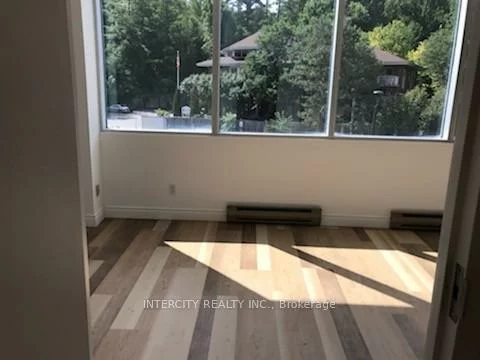 8077, Islington, East Woodbridge, Vaughan