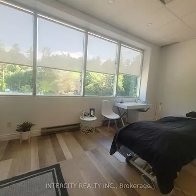 8077, Islington, East Woodbridge, Vaughan