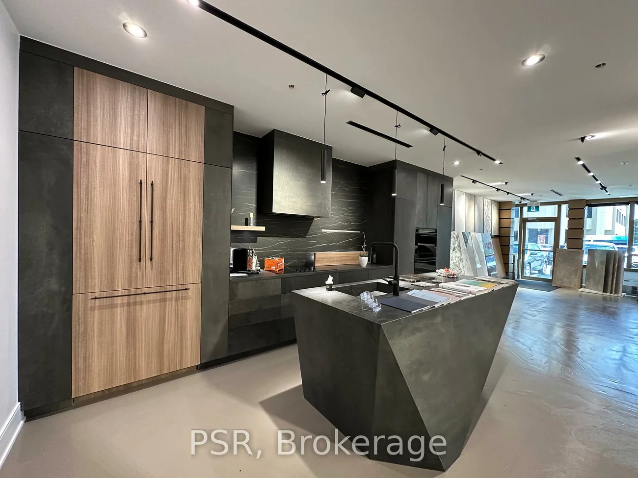 8750, Jane, Concord, Vaughan